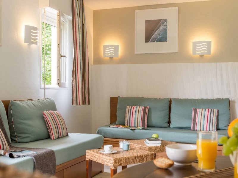 481/Photos/Living_Hotels/Les_Jardins_de_la_Cote_d_opale/salon-residence-les-jardins-de-la-cote-d-opale-le-touquet-LTL_87951_43.jpg